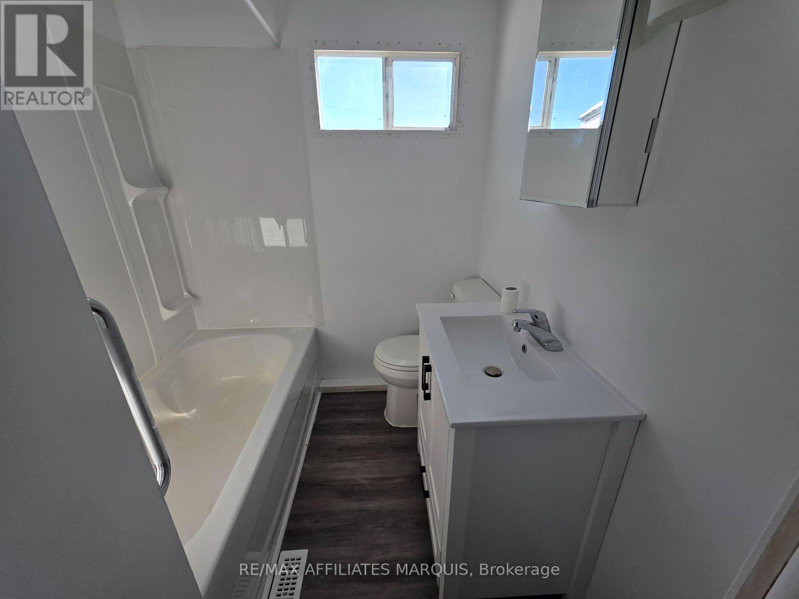 202 JACK STREET - 21