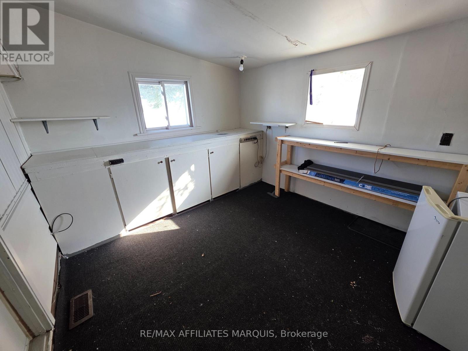 202 JACK STREET - 6