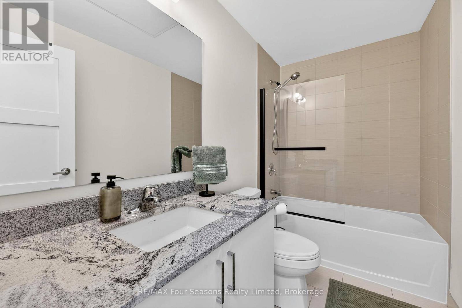 #108 17 SPOONER CRESCENT - 12