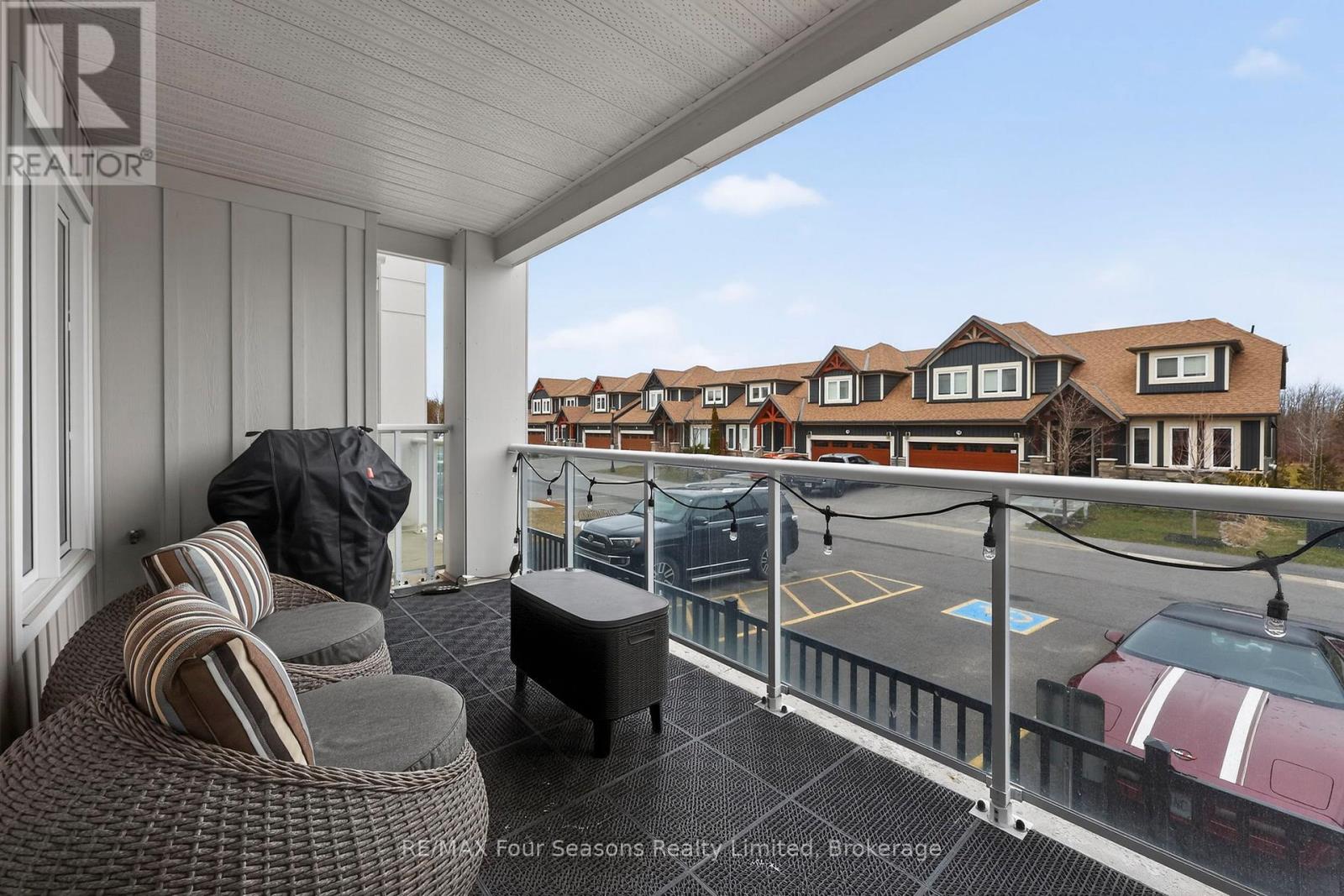 #108 17 SPOONER CRESCENT - 16