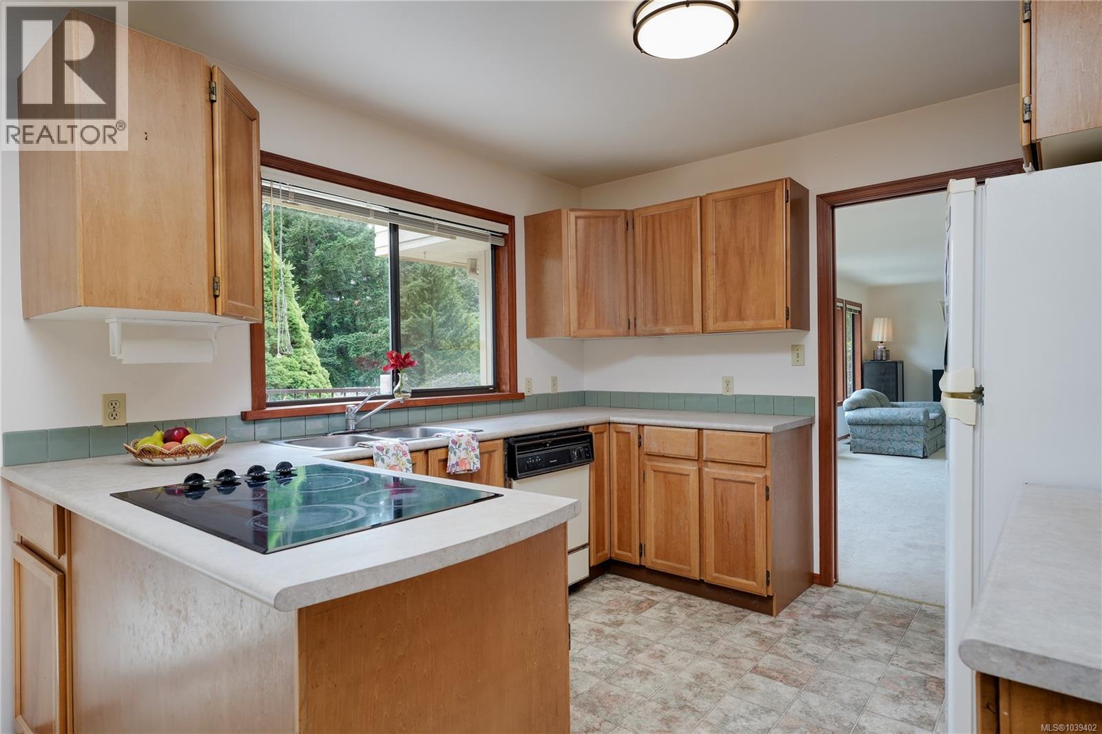 8587 Sansum Park Dr, North Saanich