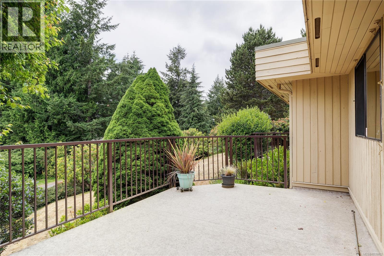 8587 Sansum Park Dr - 14