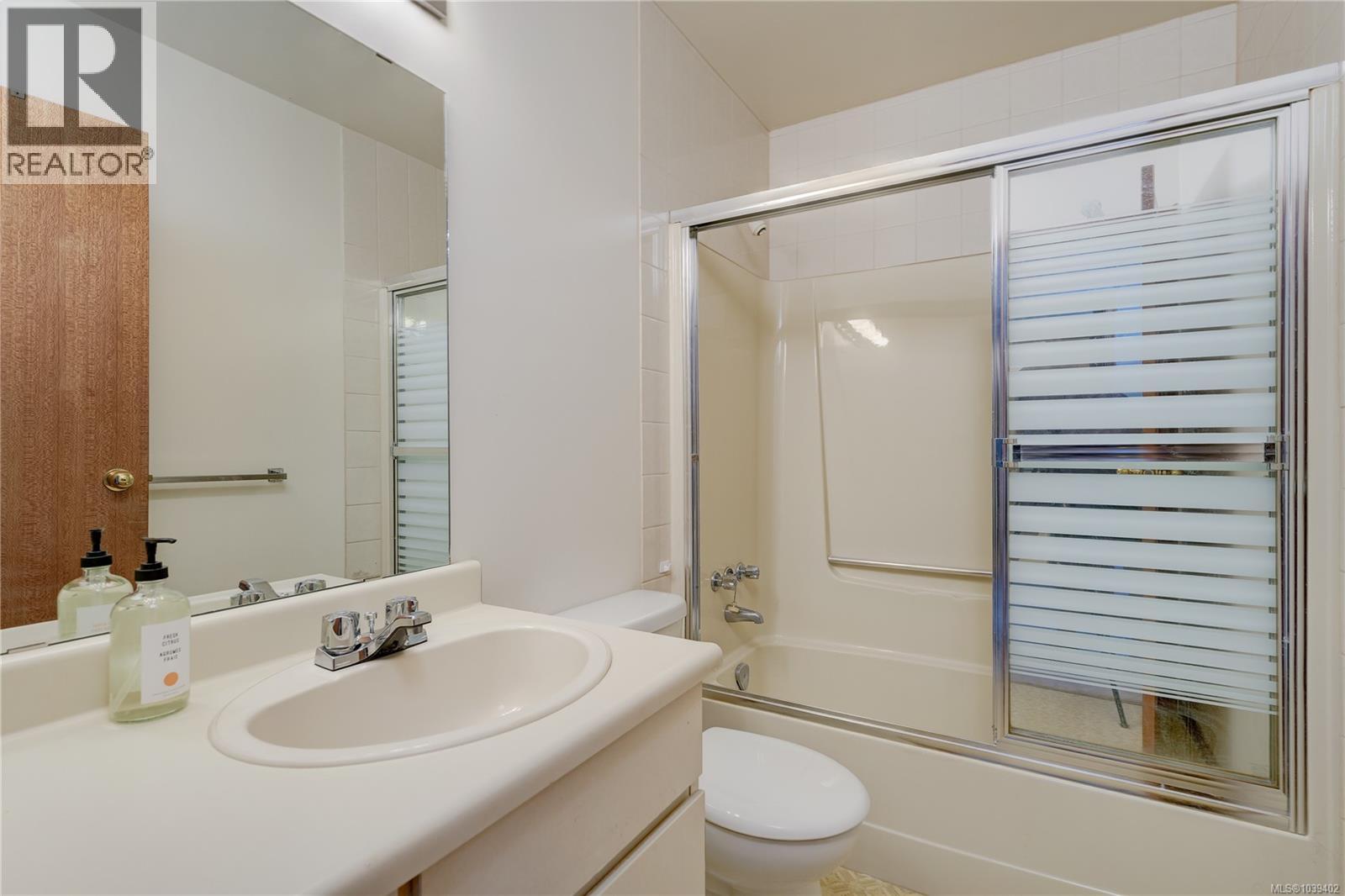 8587 Sansum Park Dr - 19