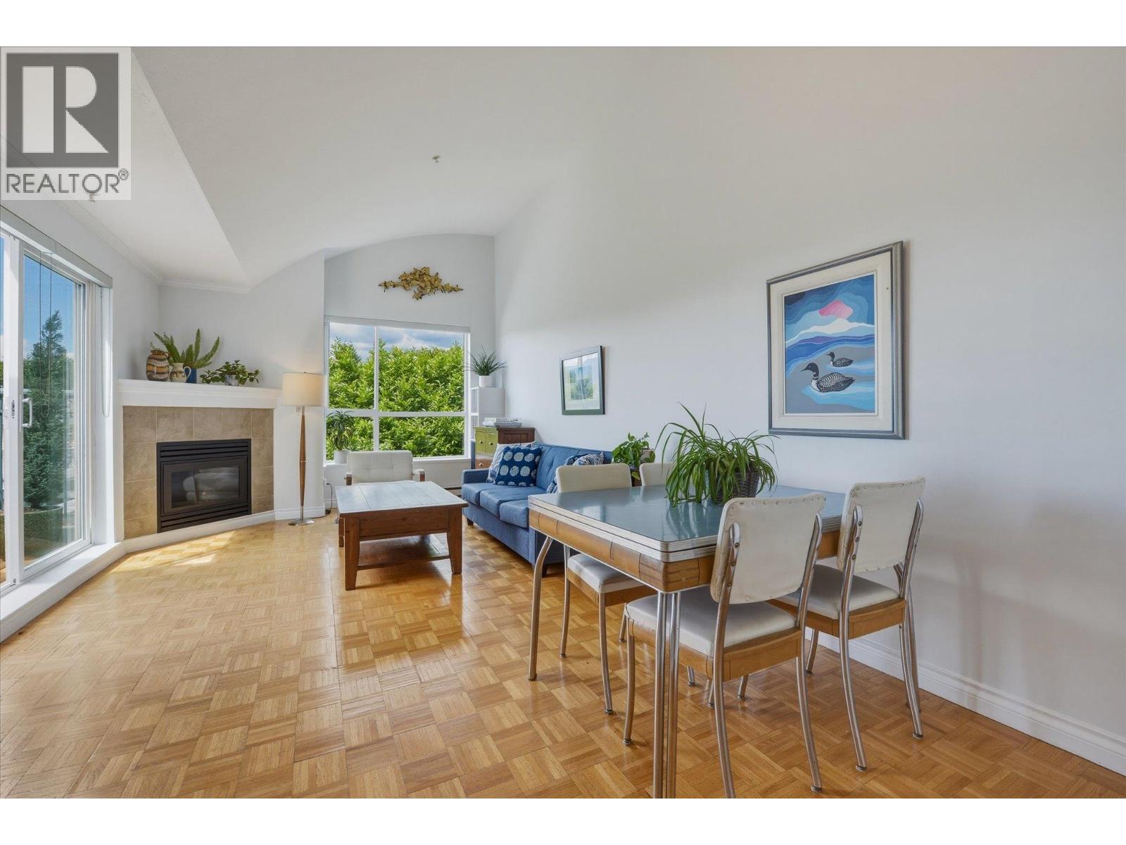 402 1617 GRANT STREET — photo 3