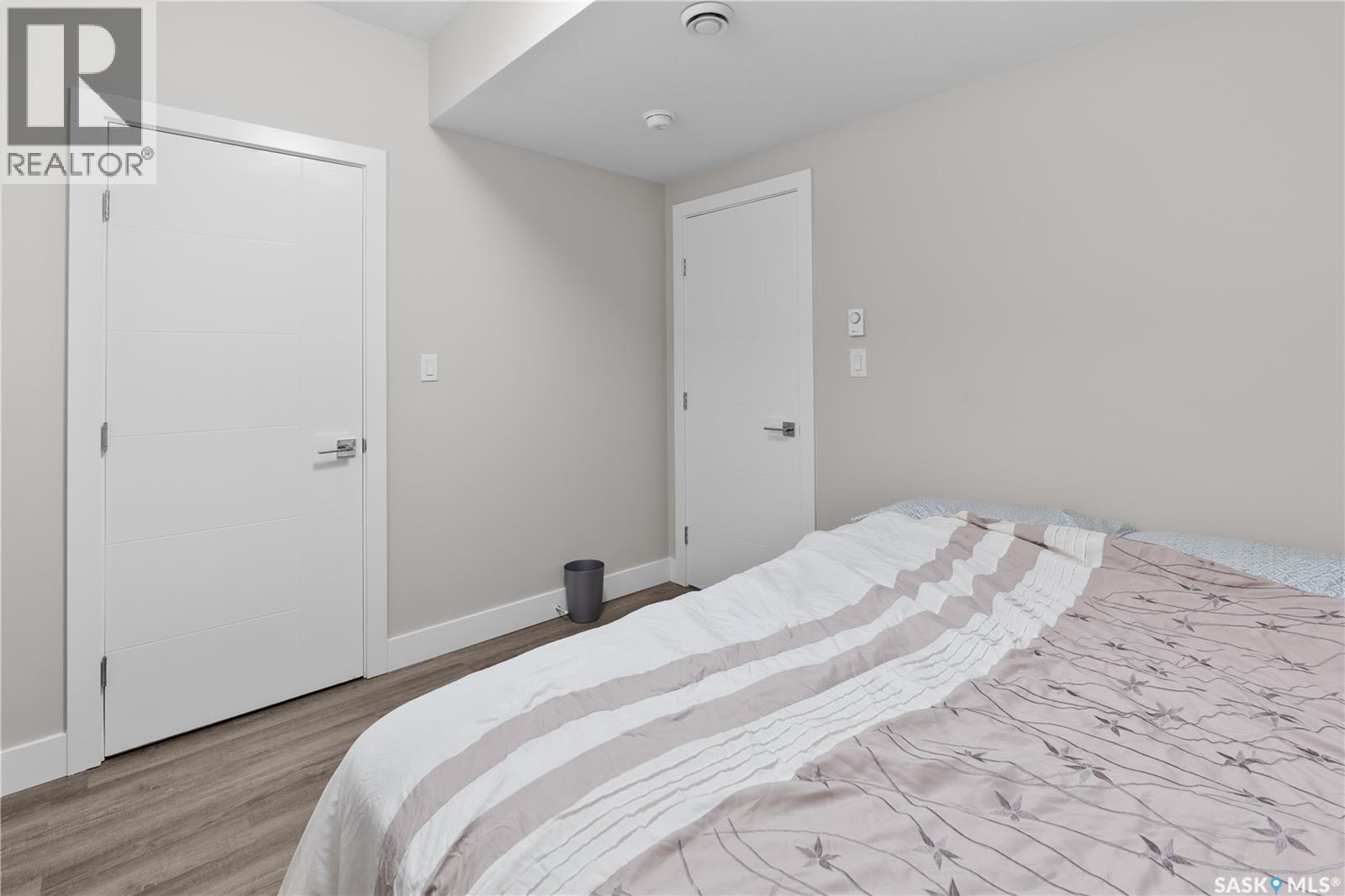 676 Meadows BOULEVARD - 44