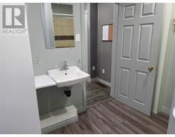 325 Main Street thumbnail 14