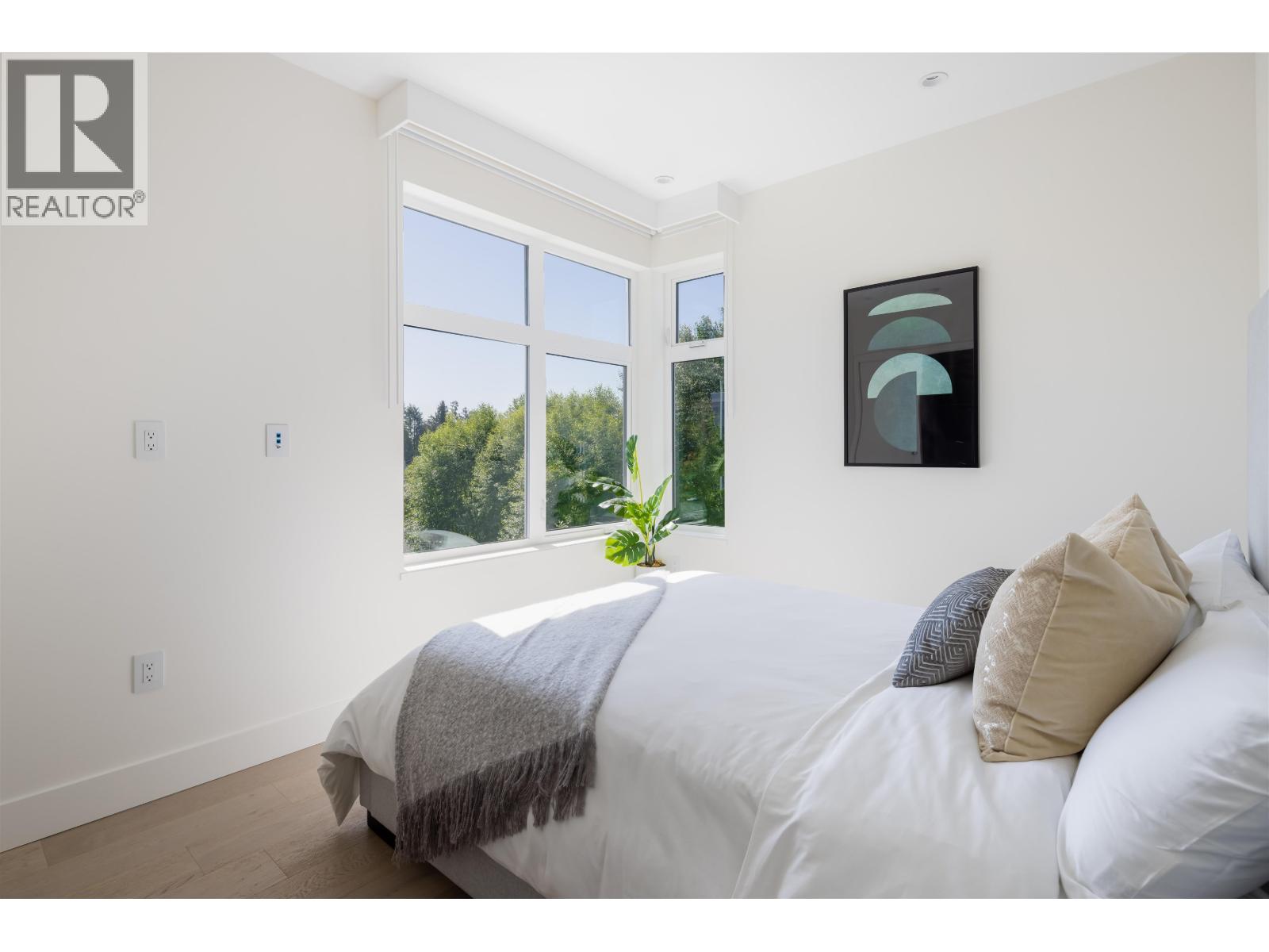 598 ARTHUR ERICKSON PLACE, West Vancouver