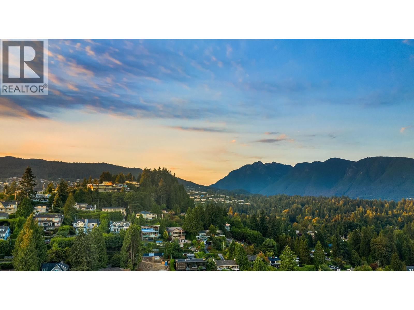 598 ARTHUR ERICKSON PLACE, West Vancouver