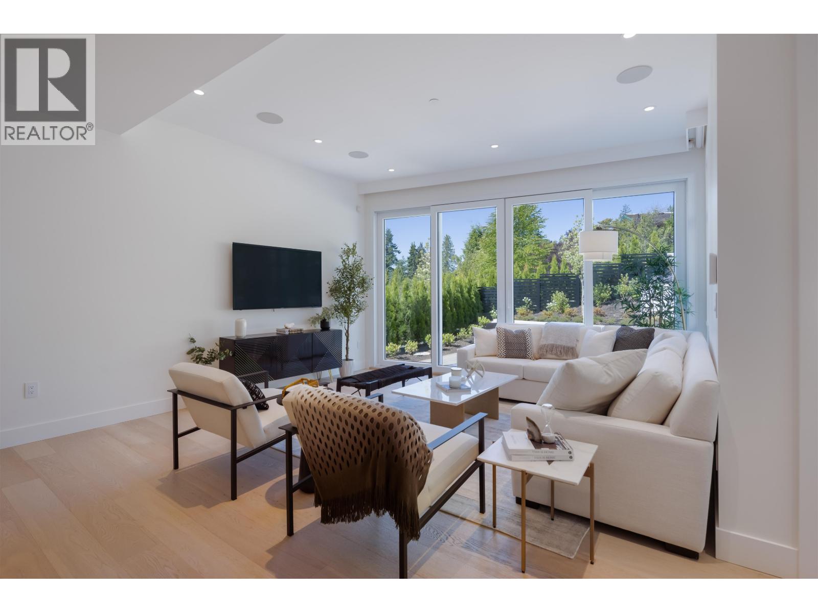 598 ARTHUR ERICKSON PLACE, West Vancouver