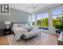 598 Arthur Erickson Place, West Vancouver, BC V7T1J1 Photo 10