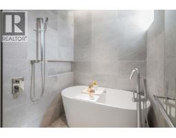 598 Arthur Erickson Place, West Vancouver, BC V7T1J1 Photo 15