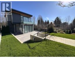 598 Arthur Erickson Place, West Vancouver, BC V7T1J1 Photo 28