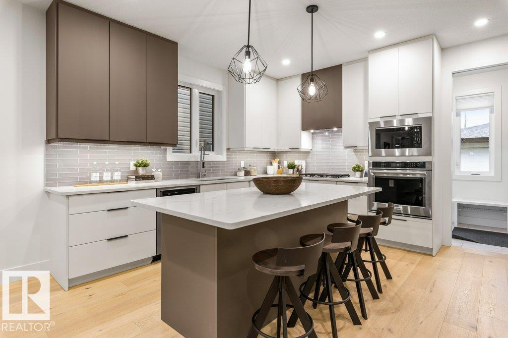 8814 85 AV NW — photo 9