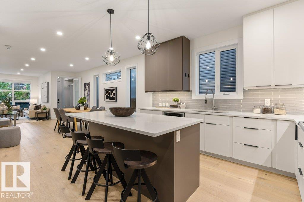8814 85 AV NW — photo 11