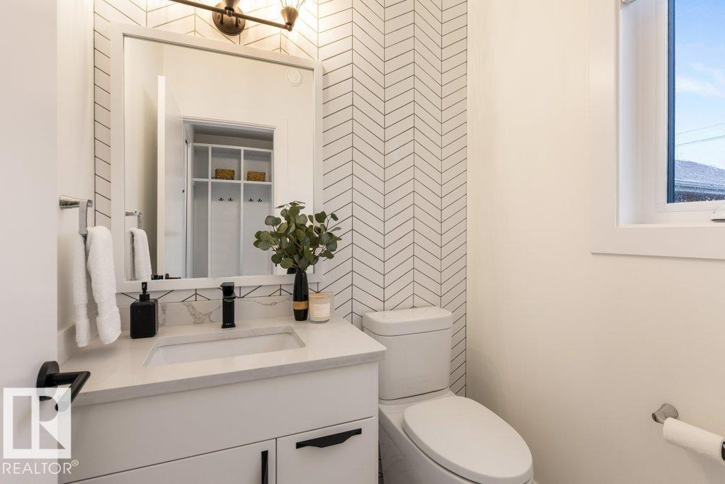 8814 85 AV NW — photo 14