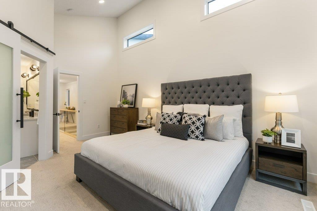 8814 85 AV NW — photo 17