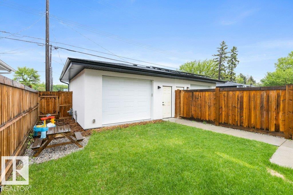 8814 85 AV NW — photo 28