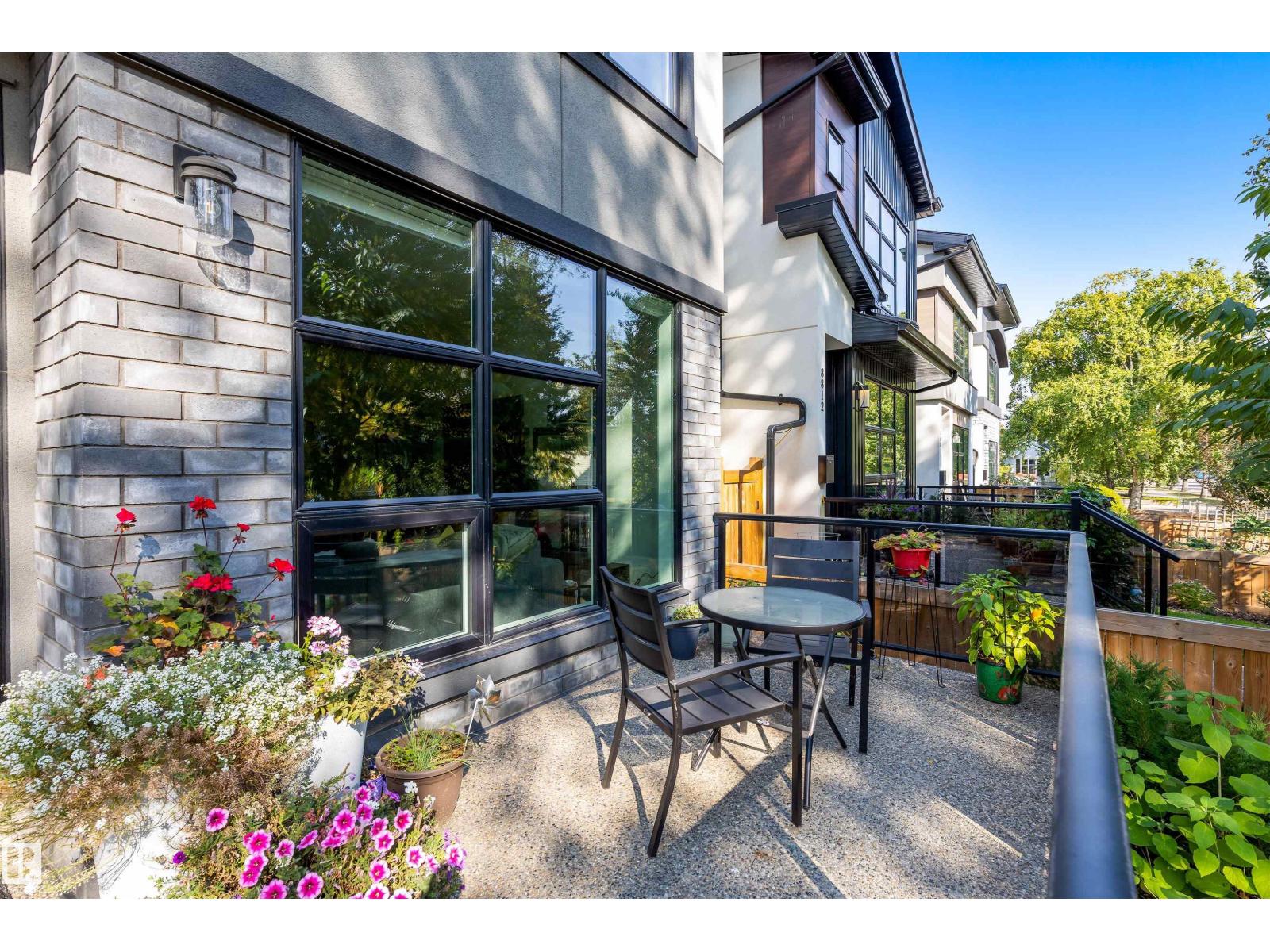 8814 85 AV NW — photo 31
