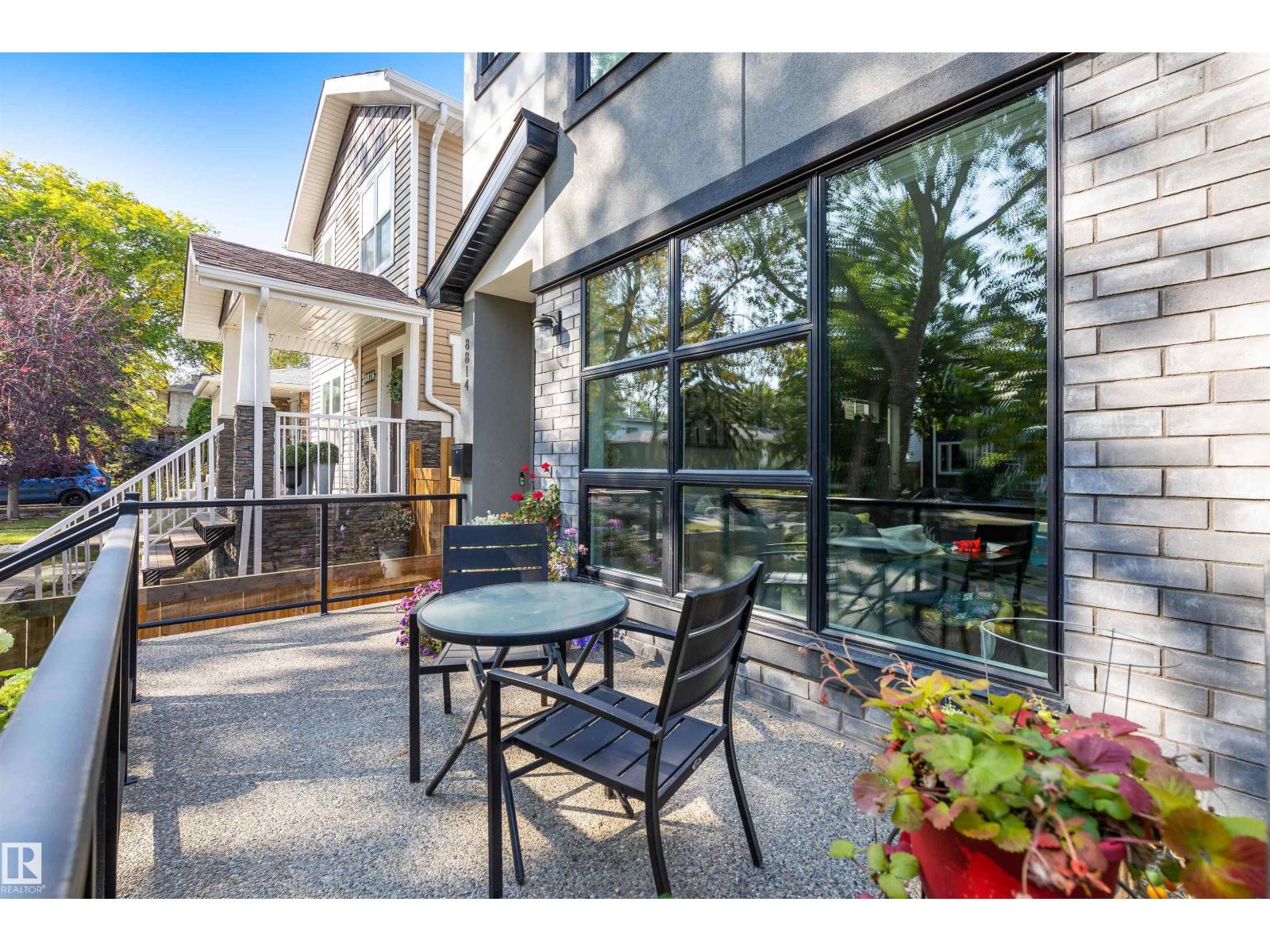 8814 85 AV NW — photo 32