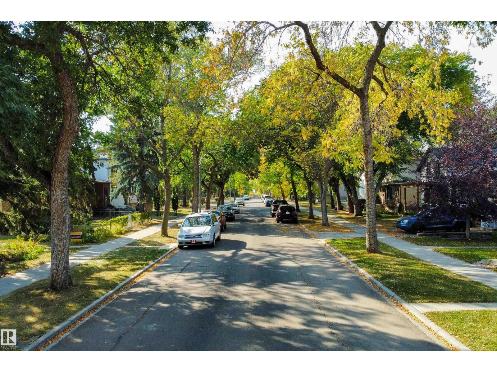 8814 85 AV NW — photo 34
