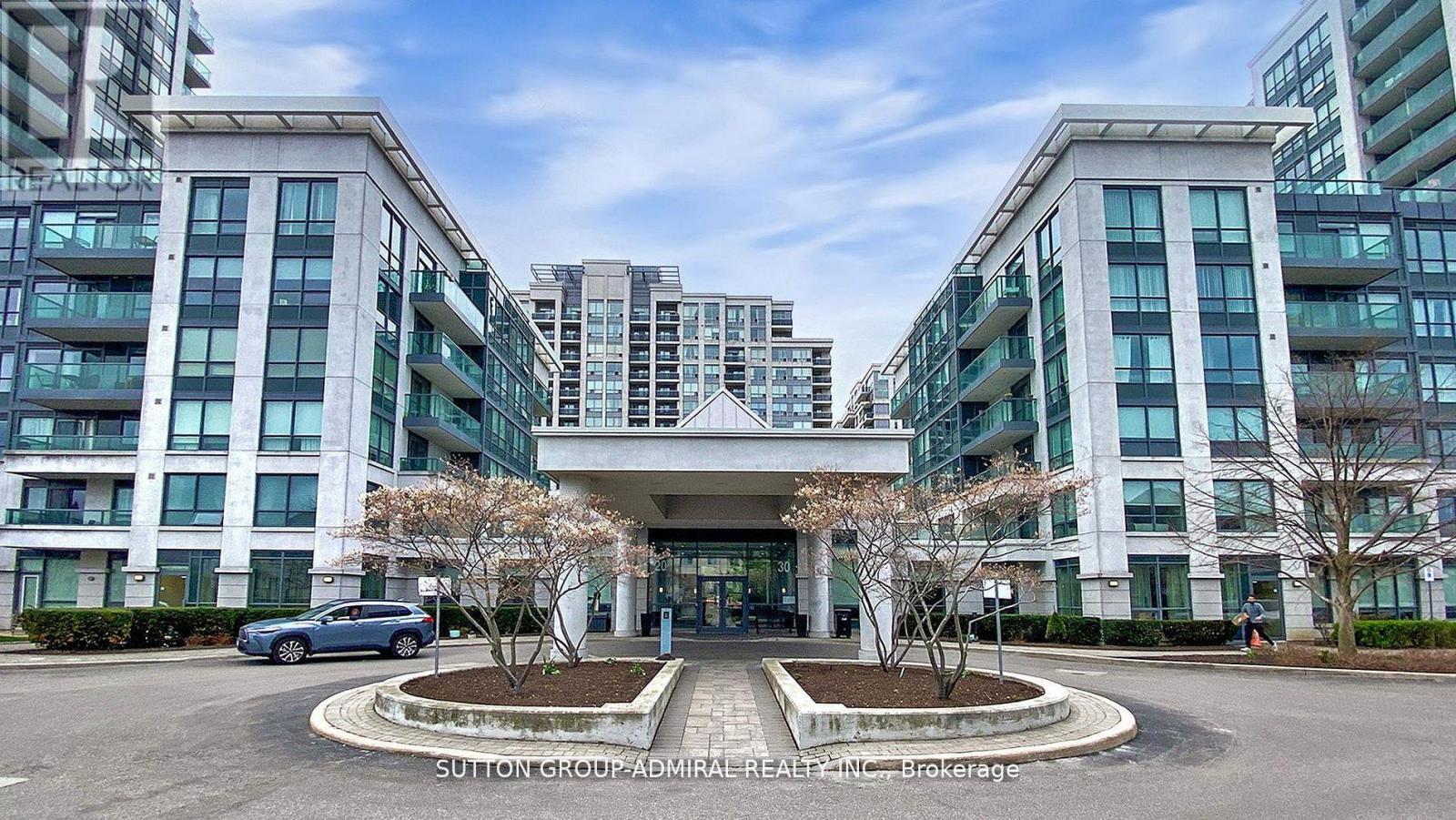 #811 20 NORTH PARK ROAD - 2