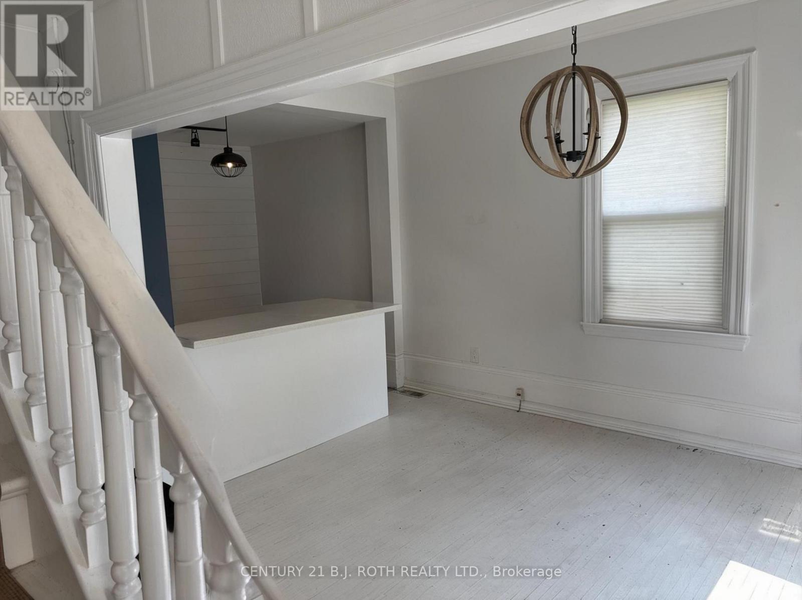 253 DUNLOP STREET E - 11