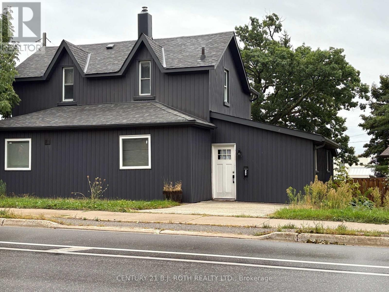 253 DUNLOP STREET E - 3