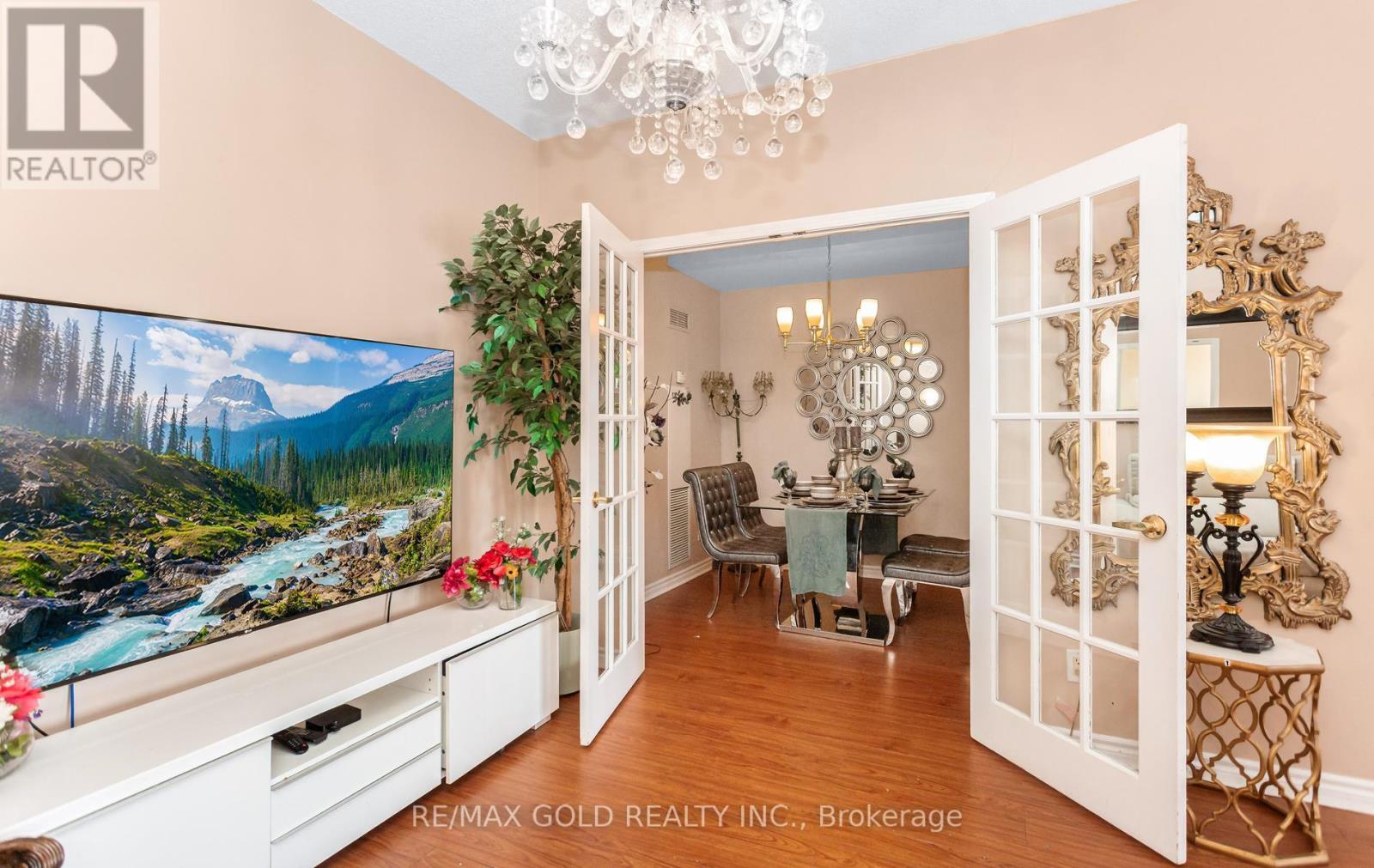 #224 25 KINGSBRIDGE GRDN CIRCLE - 13