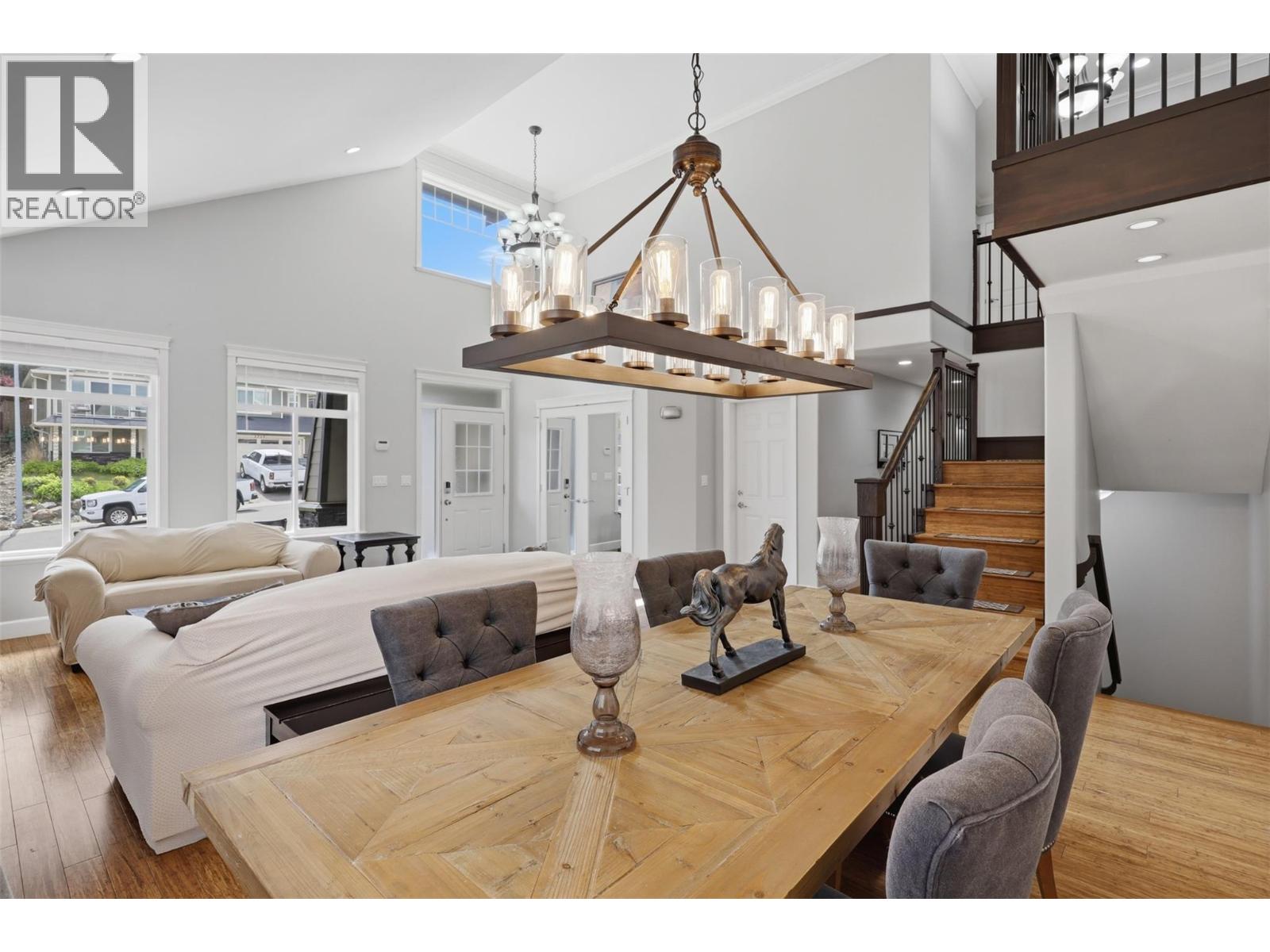 1716 FOXTAIL Drive, Kamloops