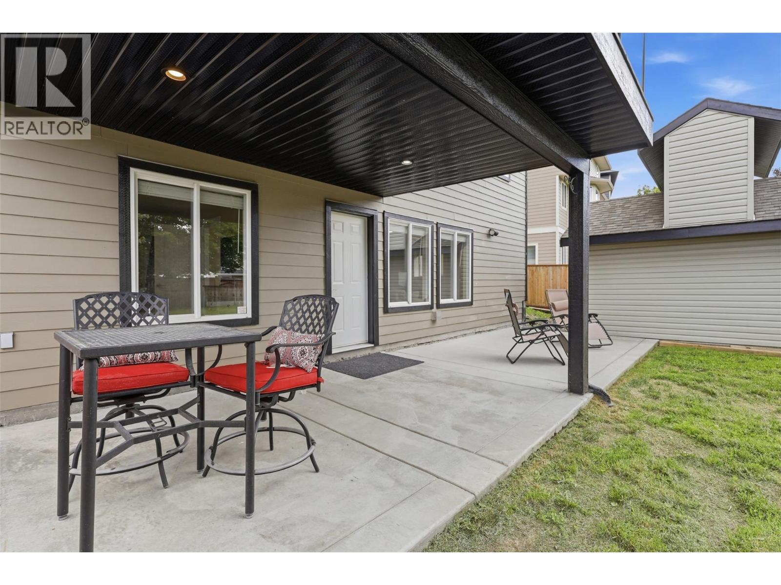 1716 FOXTAIL Drive, Kamloops