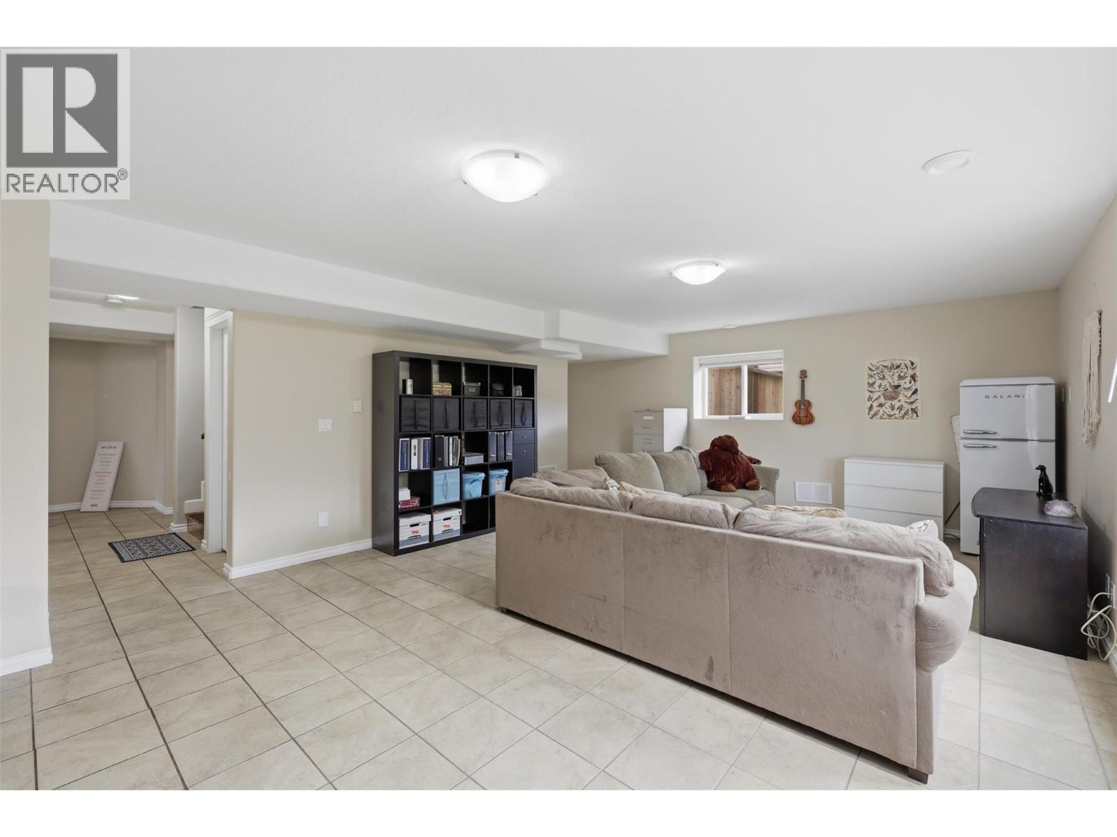 1716 FOXTAIL Drive, Kamloops