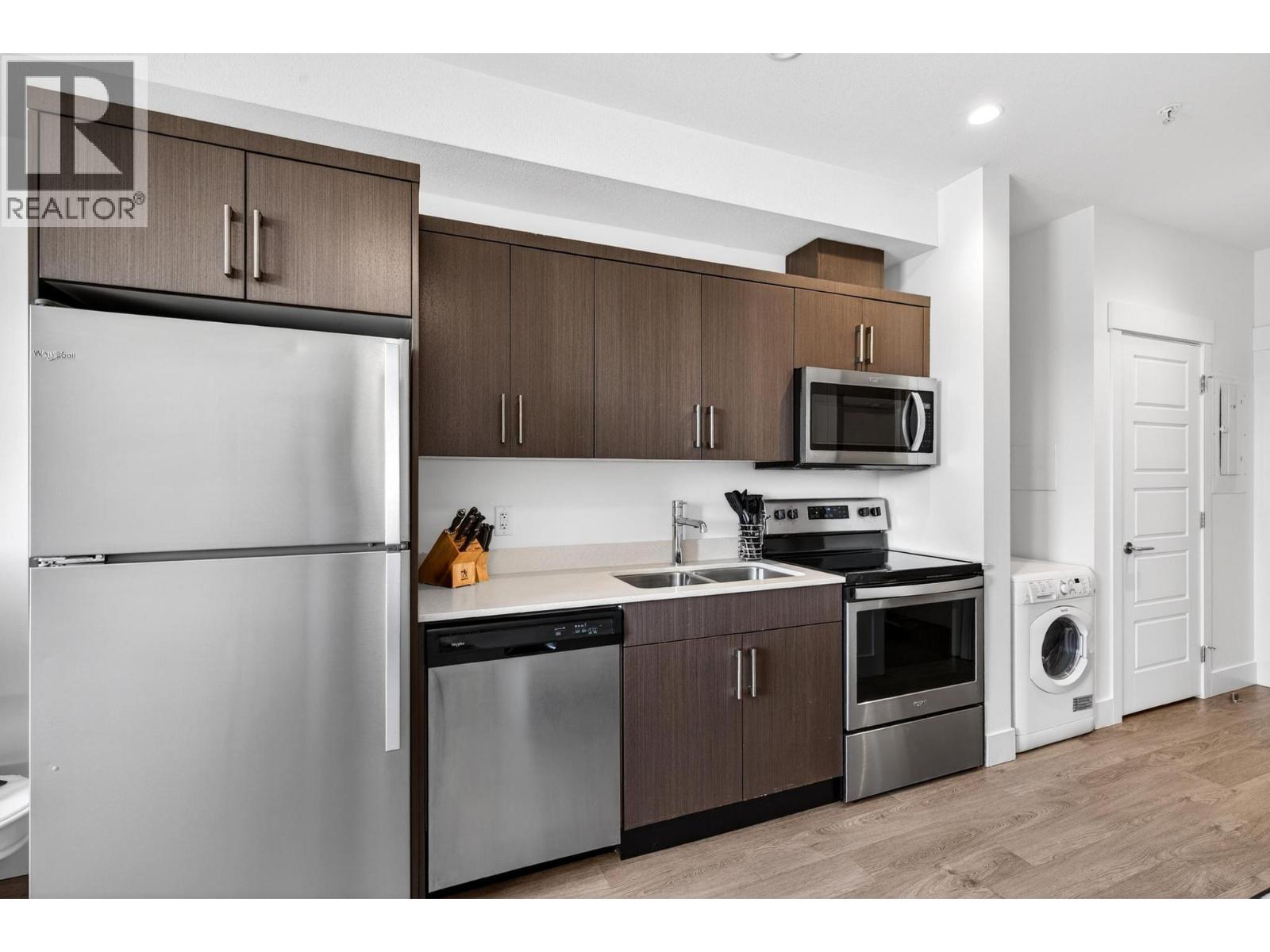 424 925 Leon Avenue, Kelowna
