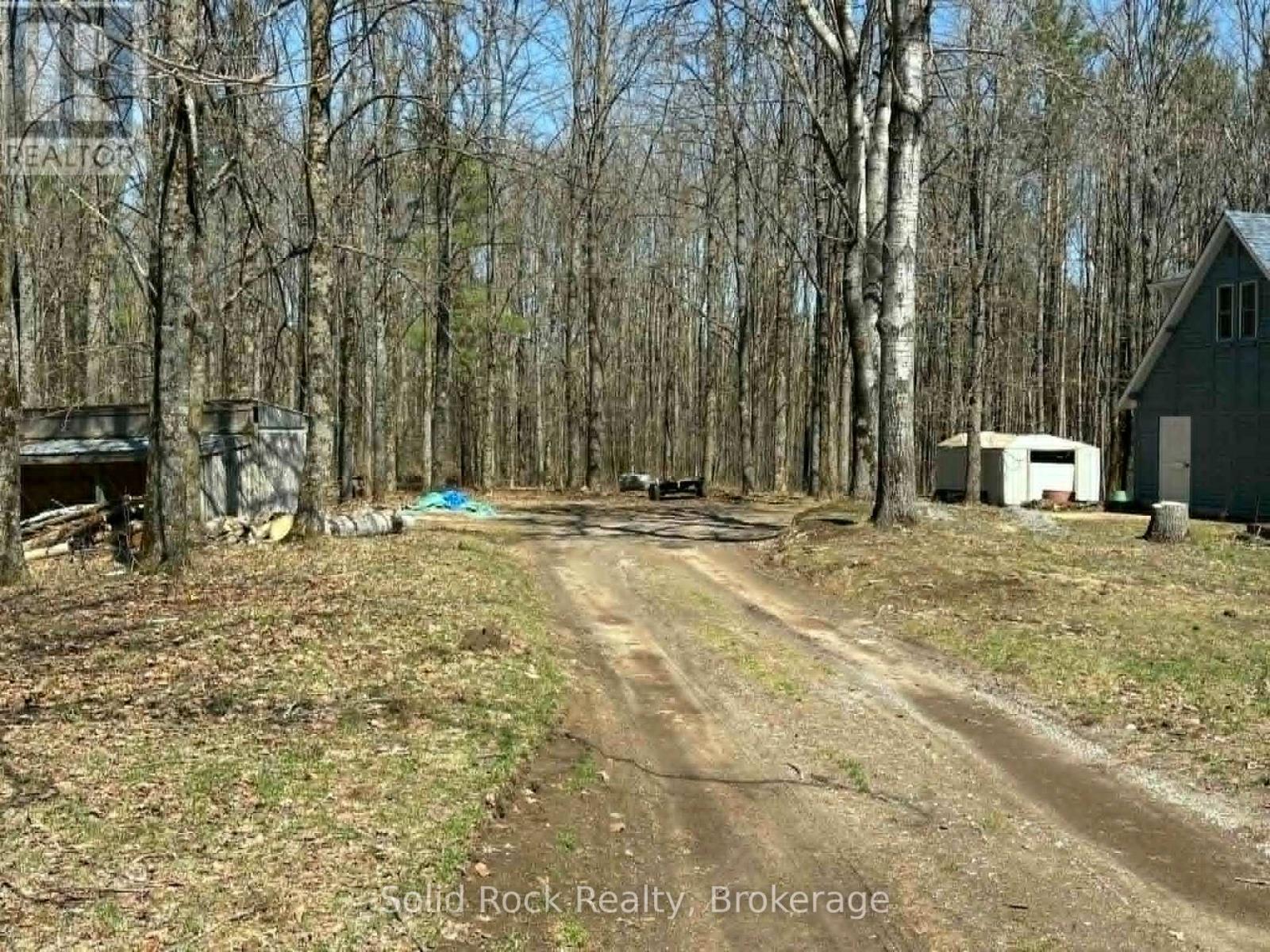 1802 CENTRE LINE ROAD - 36
