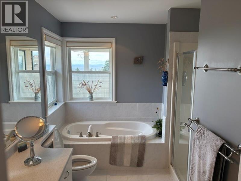 6252 BAILLIE ROAD, Sechelt