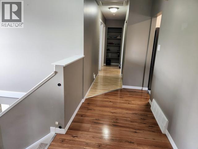 633 YATES CRESCENT - 22