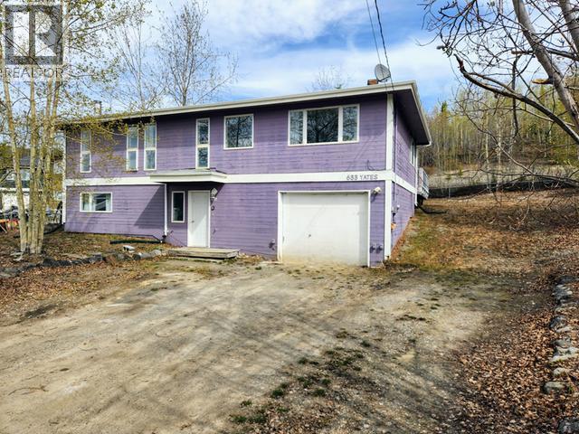633 YATES CRESCENT - 2