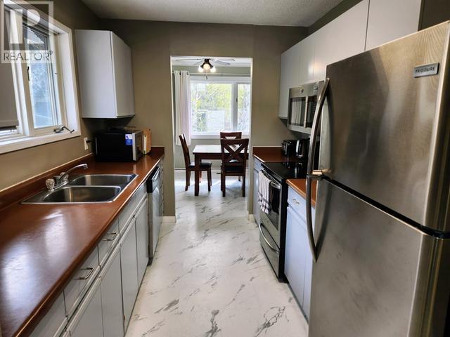 633 YATES CRESCENT - 20