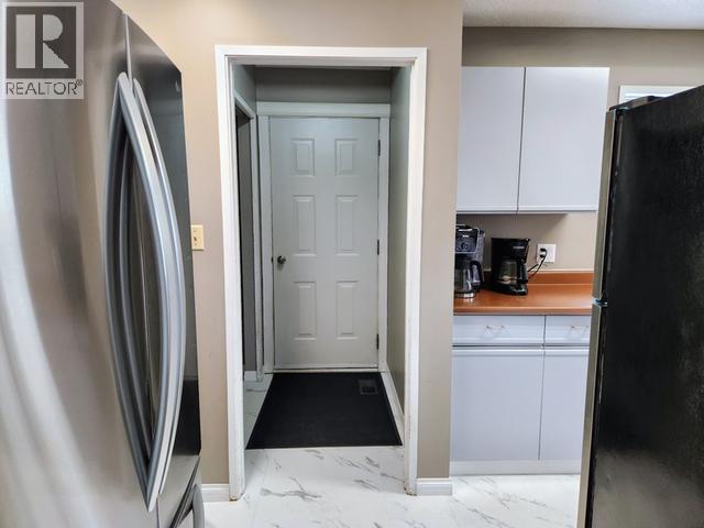 633 YATES CRESCENT - 21