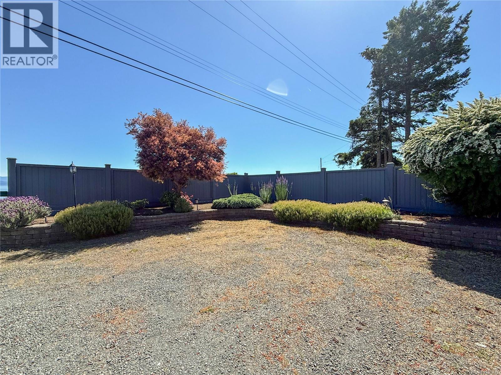 3264 Island Hwy S - 49