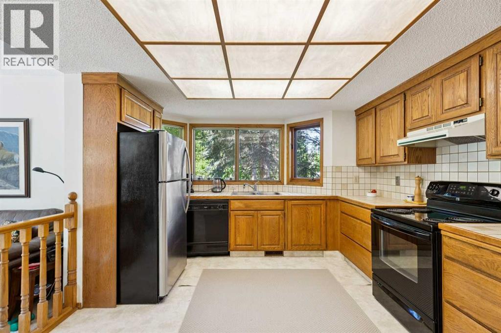 839 Royal Avenue SW — photo 9