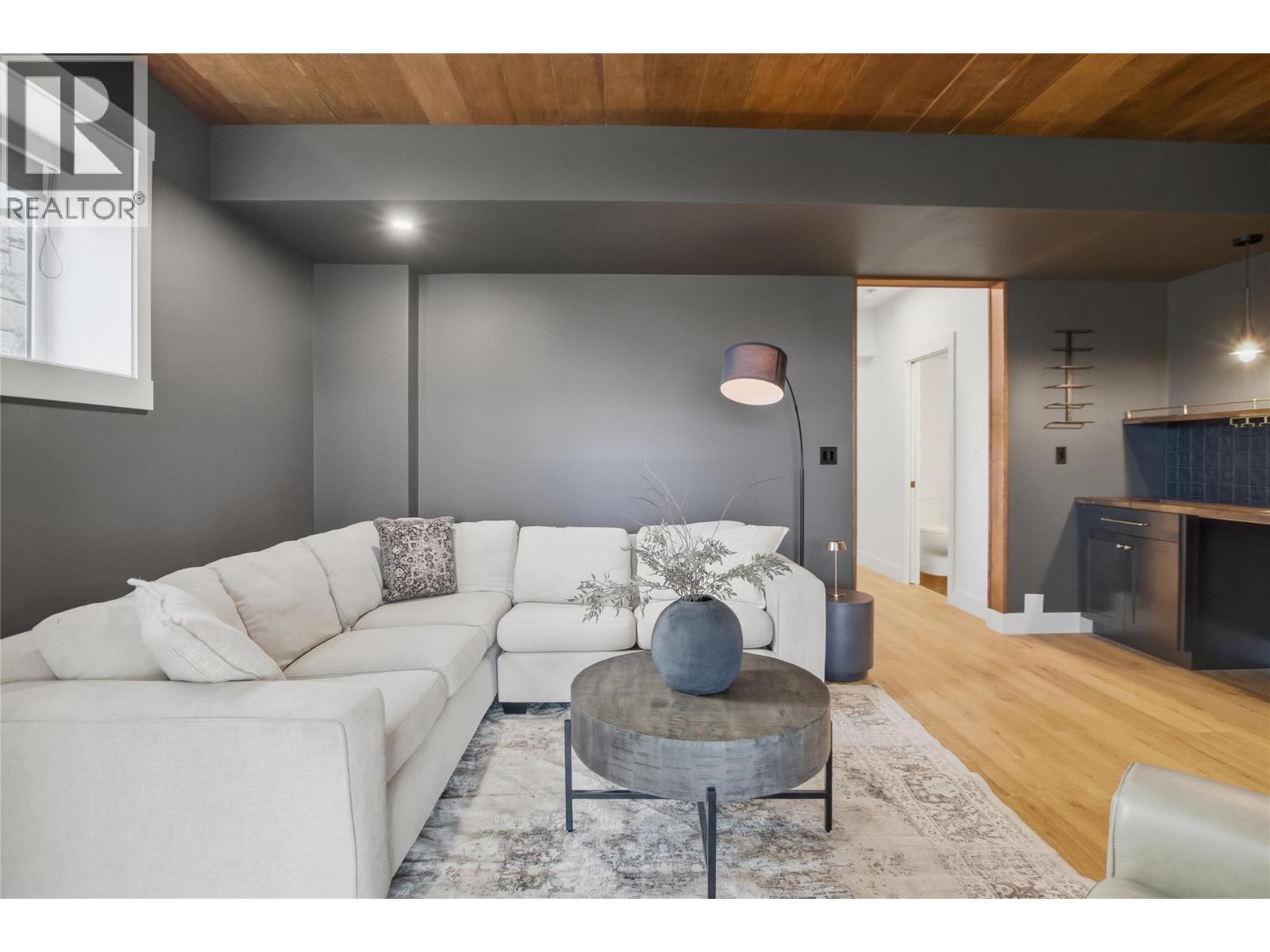 1688 Balsam Place - 55