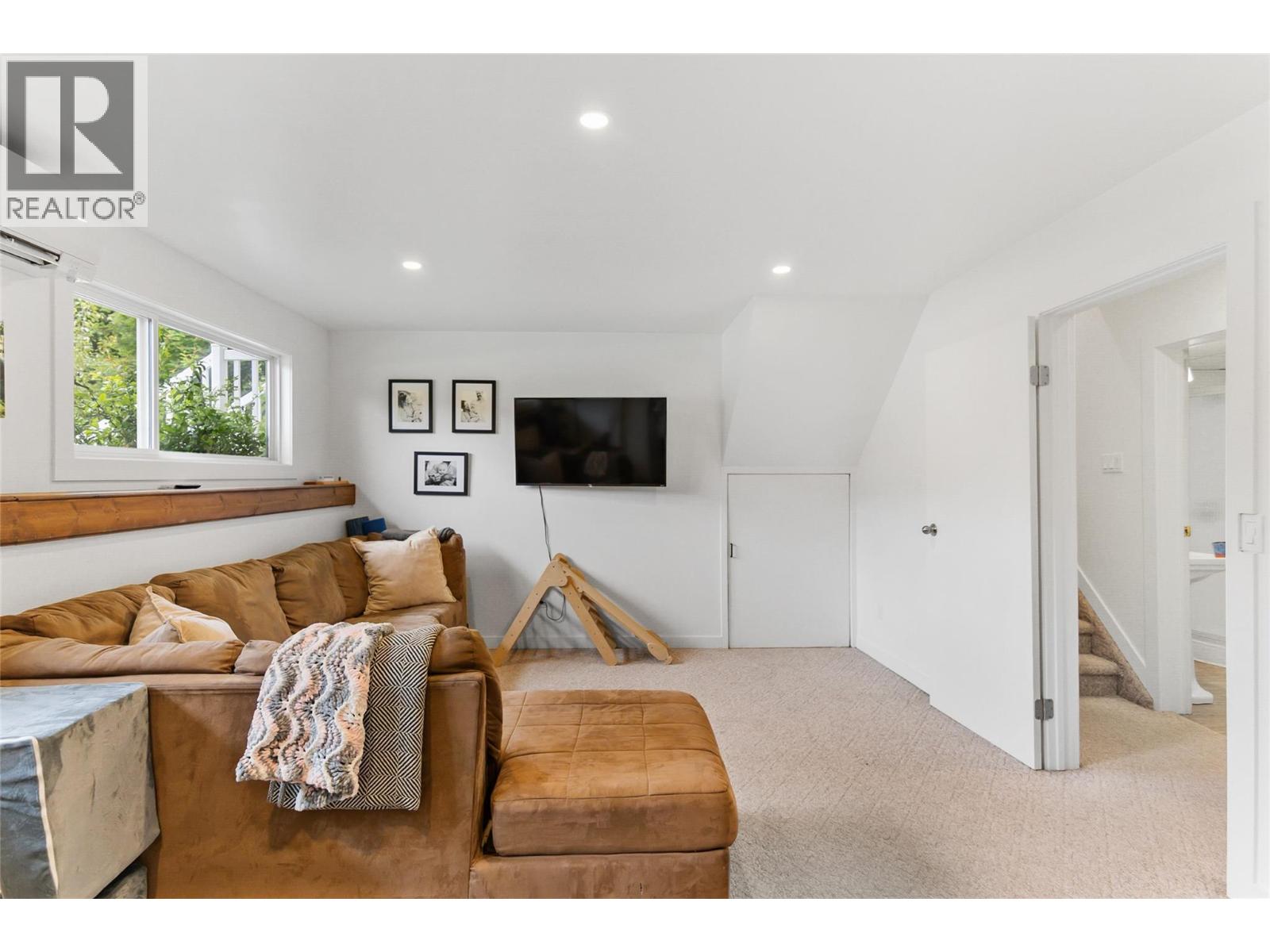 126 Bernard Nelson Crescent - 32