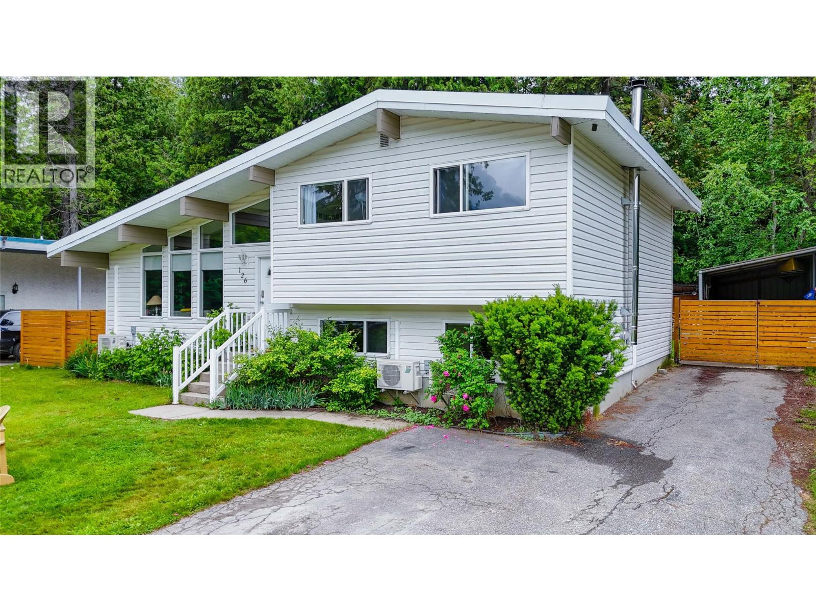 126 Bernard Nelson Crescent - Image 3
