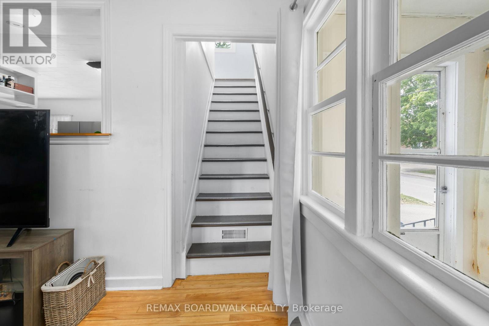 111 BECKWITH STREET E - 19