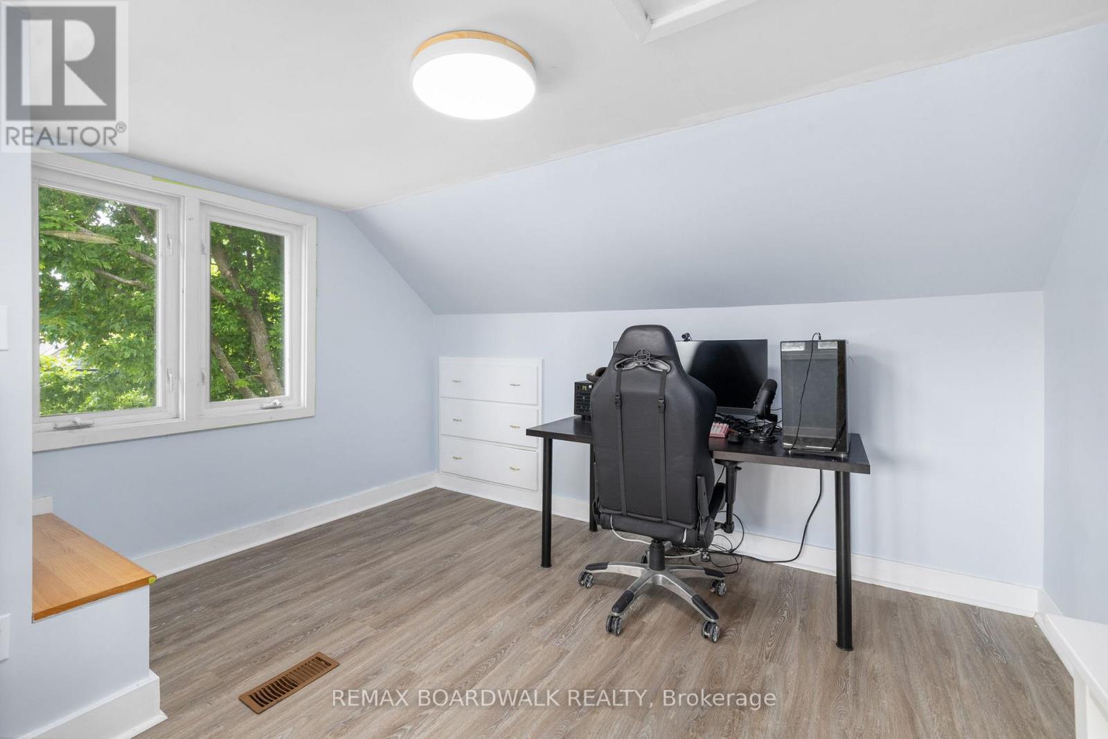 111 BECKWITH STREET E - 22