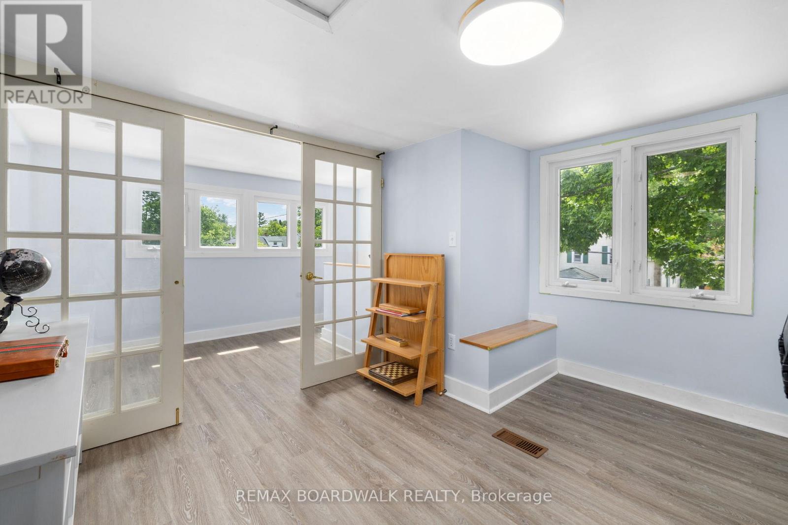 111 BECKWITH STREET E - 23