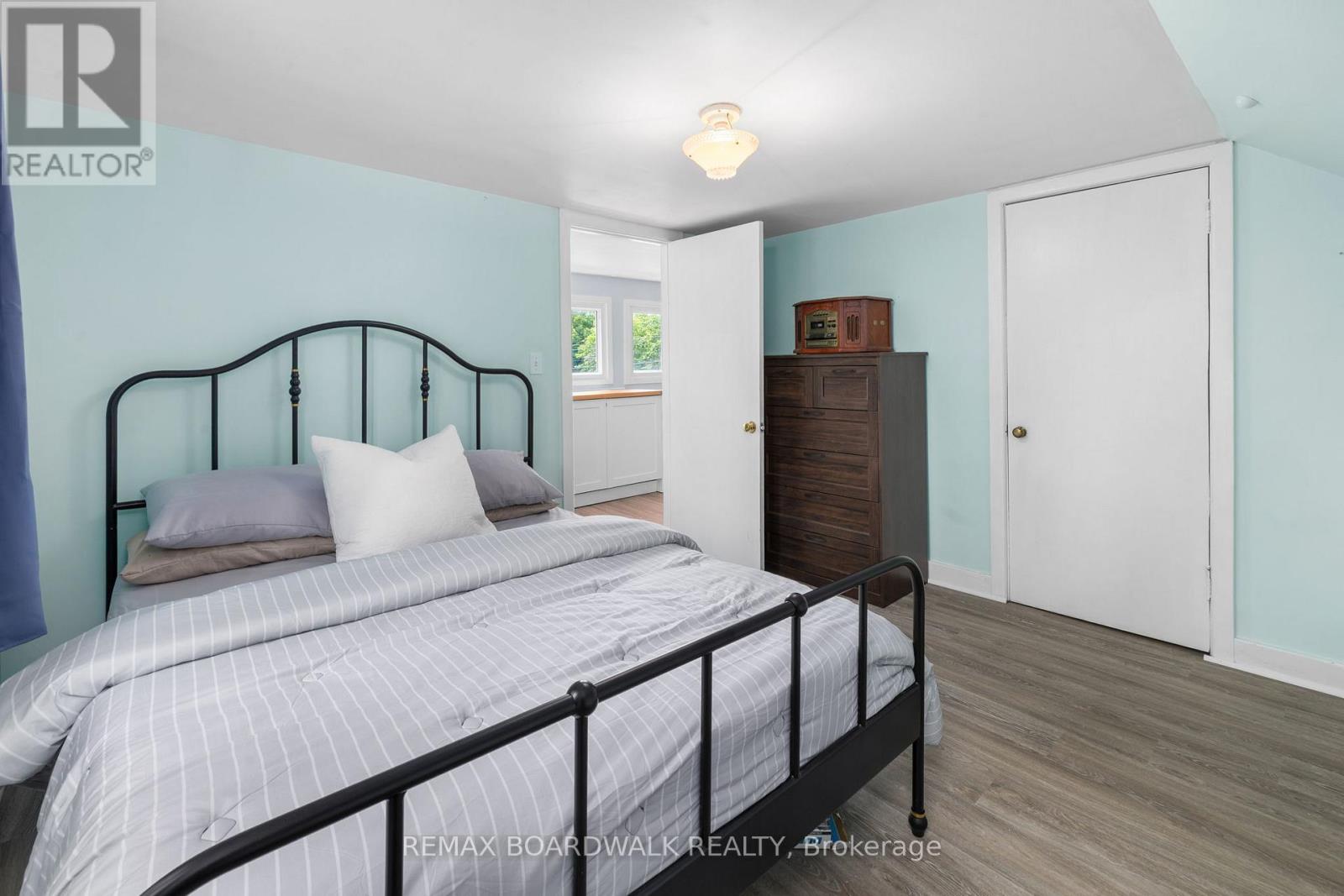 111 BECKWITH STREET E - 26