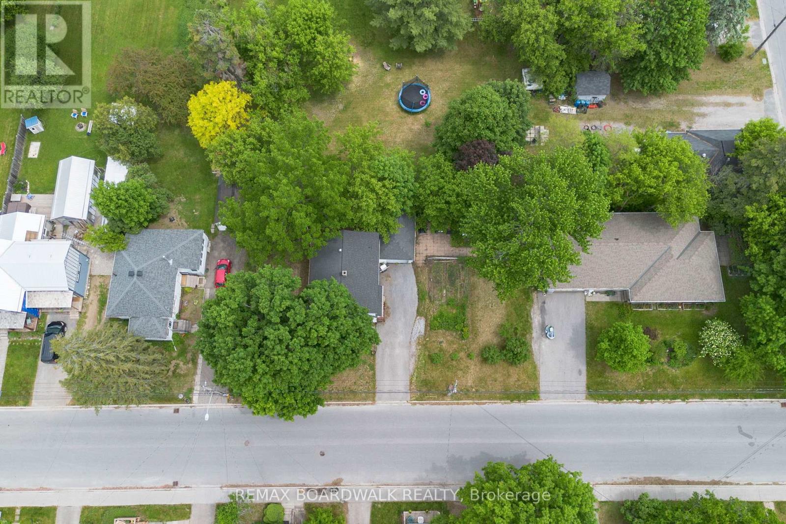111 BECKWITH STREET E - 32