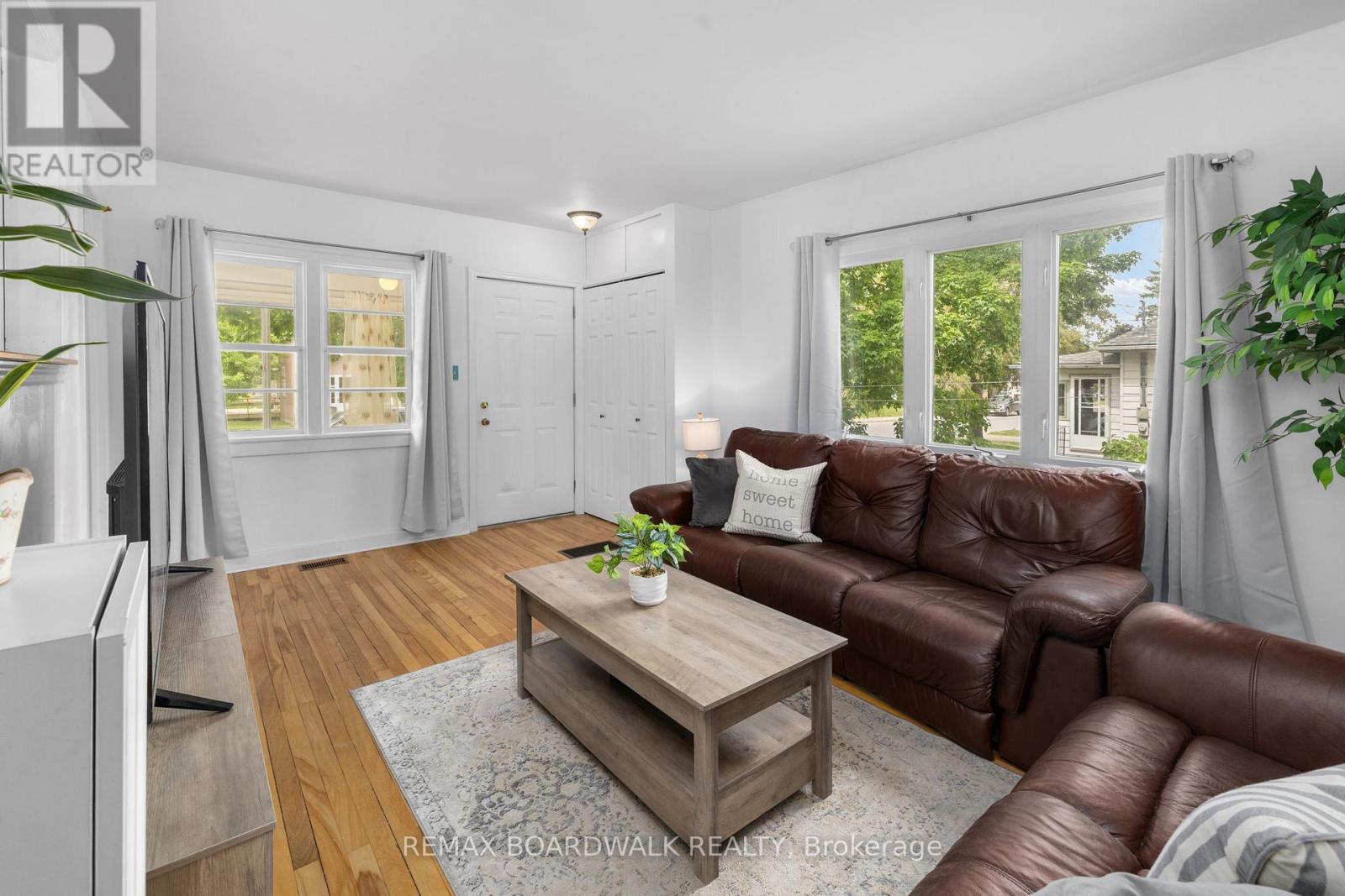 111 BECKWITH STREET E - 5