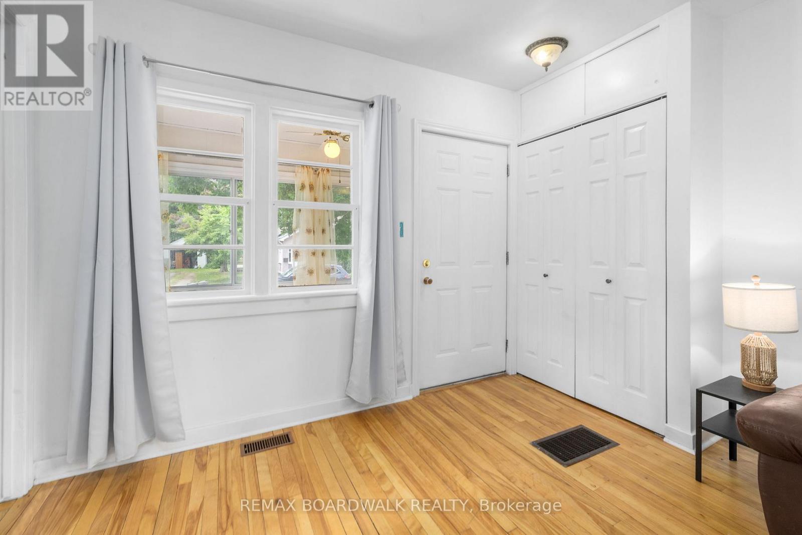 111 BECKWITH STREET E - 6